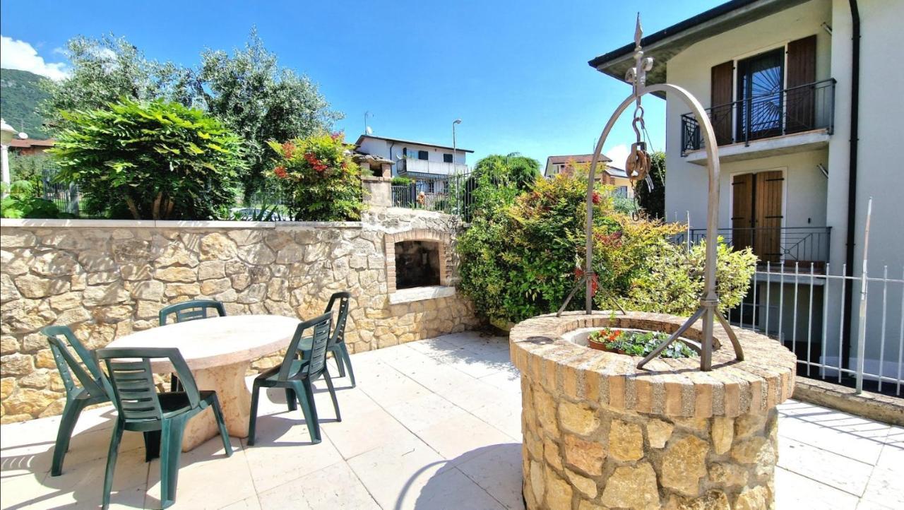 Ca' Degli Ulivi Apartment Caprino Veronese Bagian luar foto