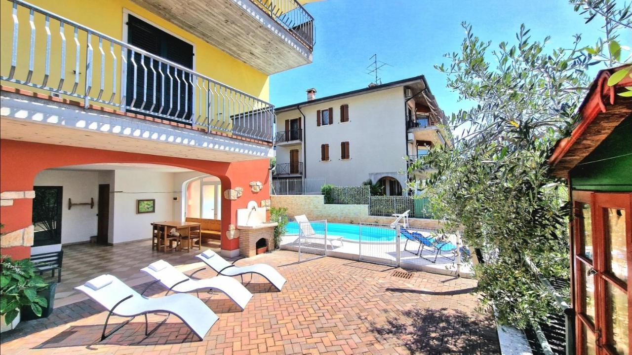 Ca' Degli Ulivi Apartment Caprino Veronese Bagian luar foto