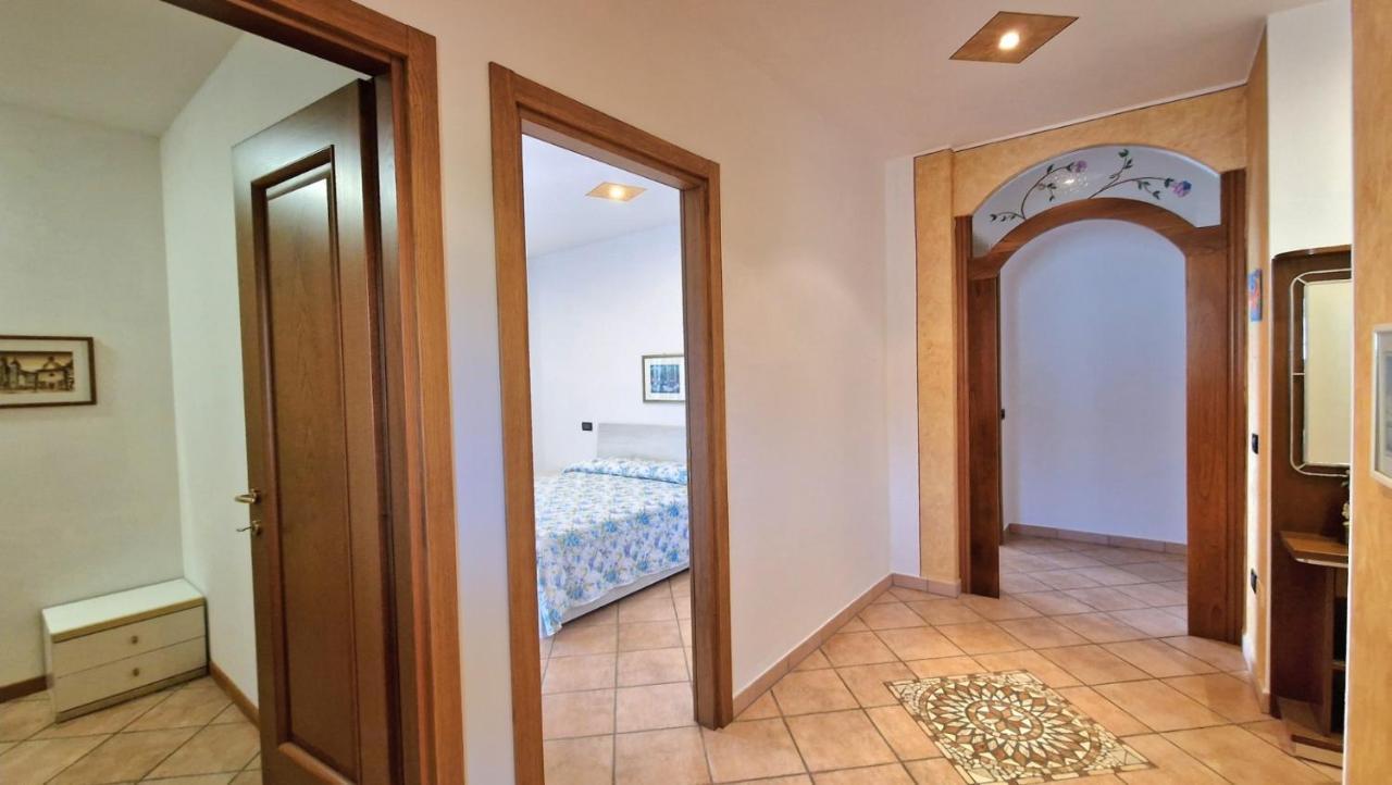 Ca' Degli Ulivi Apartment Caprino Veronese Bagian luar foto