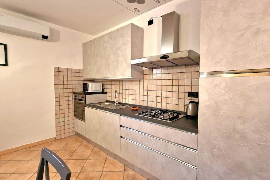 Ca' Degli Ulivi Apartment Caprino Veronese Bagian luar foto