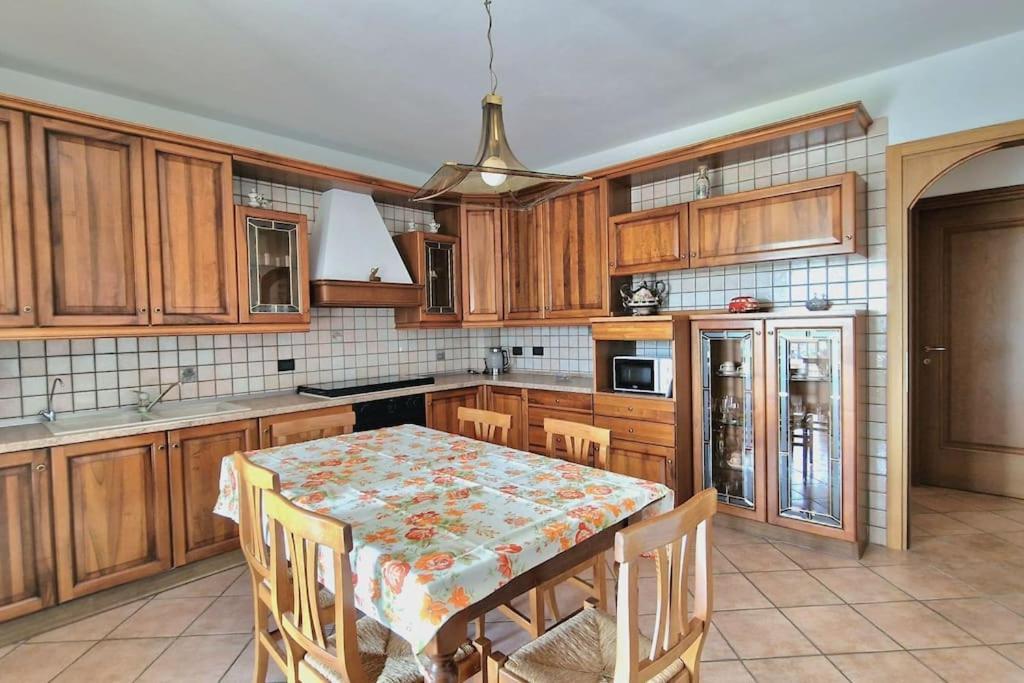 Ca' Degli Ulivi Apartment Caprino Veronese Bagian luar foto